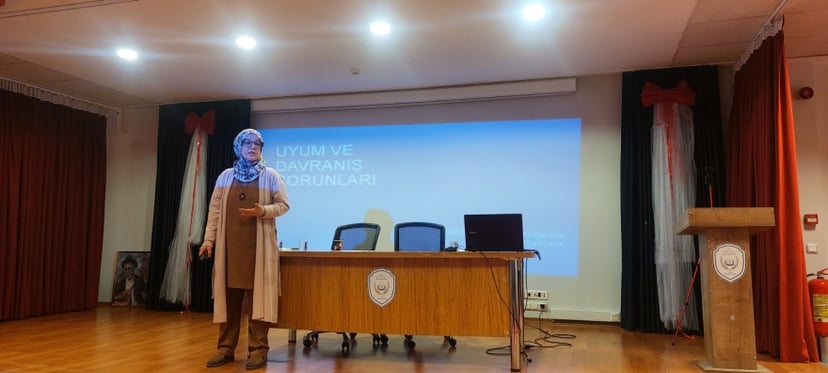 Çocuklarda Uyum ve Davranış Sorunlarına Yönelik Farkındalık Semineri Gerçekleştirildi